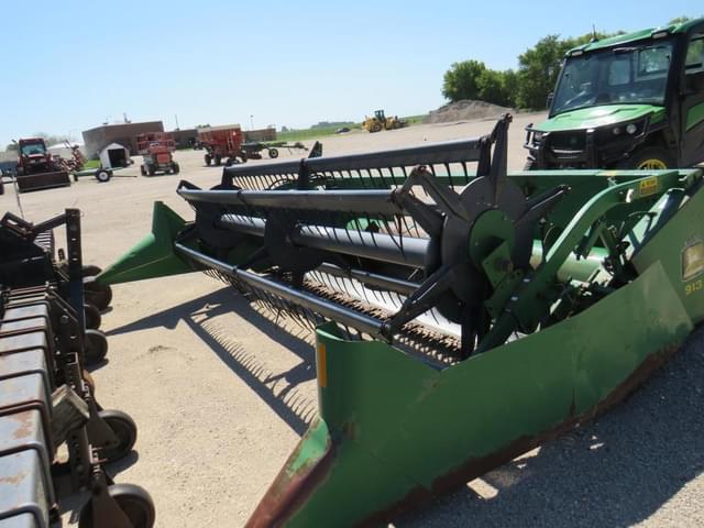 Image of John Deere 913 equipment image 2
