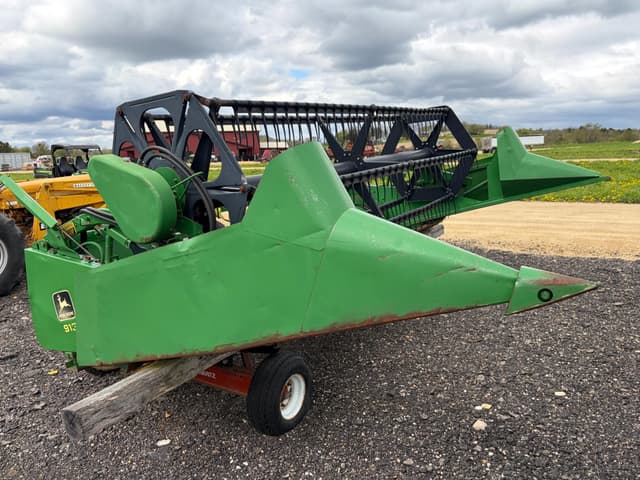 Image of John Deere 913 equipment image 2