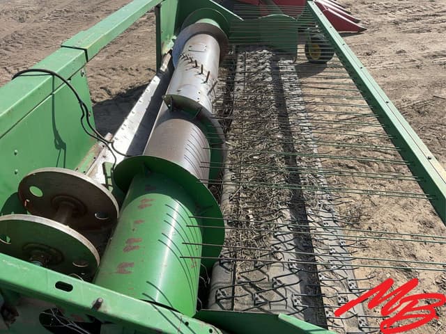 Image of John Deere 914 equipment image 4