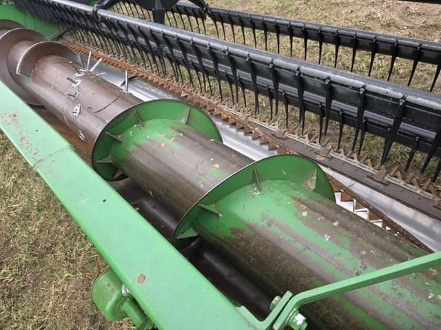 Image of John Deere 915 equipment image 2