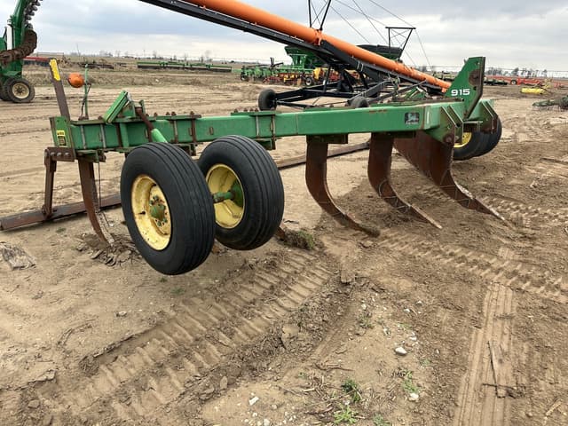 Image of John Deere 915 equipment image 1