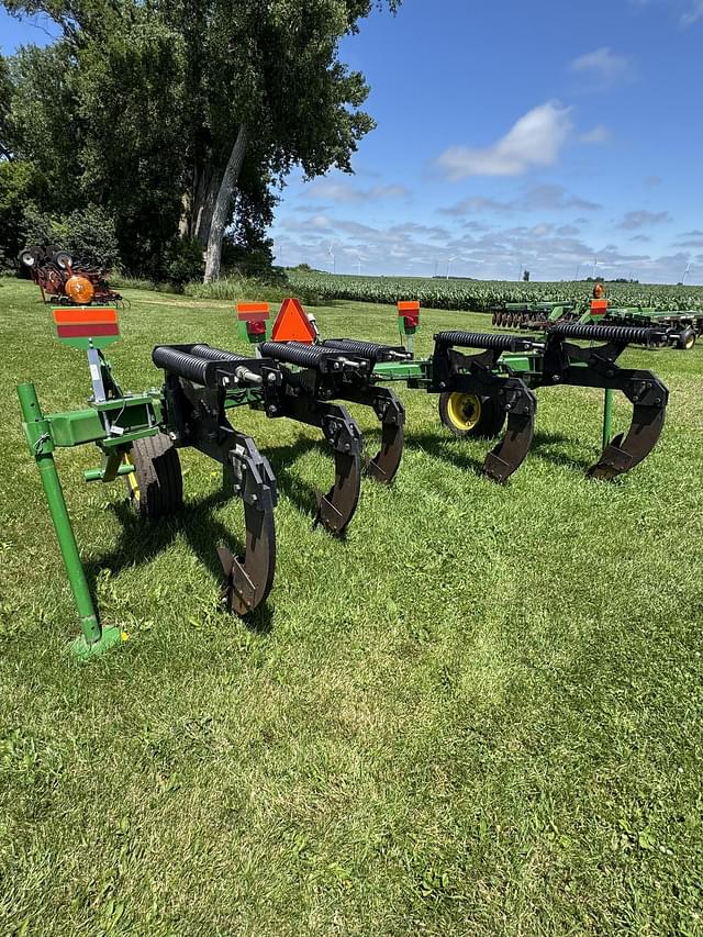 Image of John Deere 915 equipment image 3