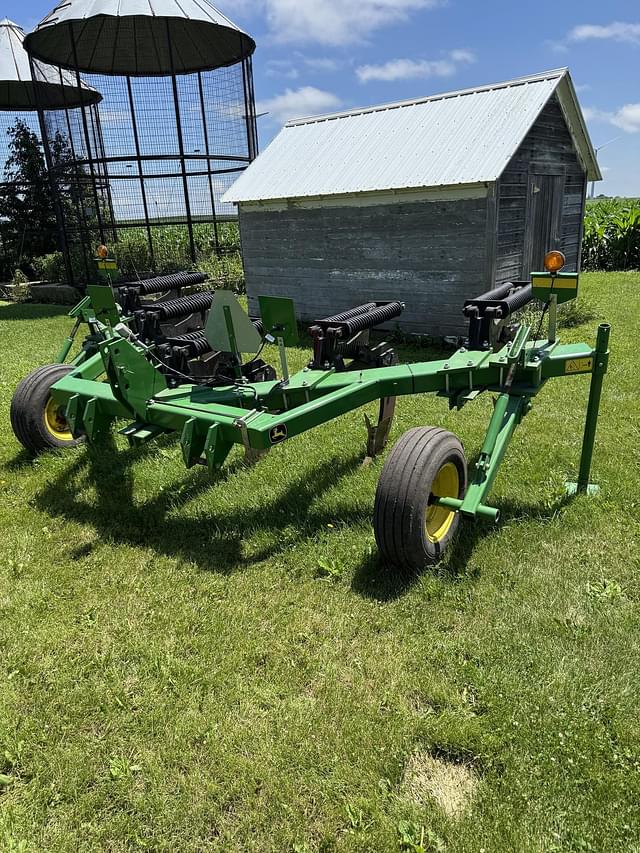 Image of John Deere 915 equipment image 1