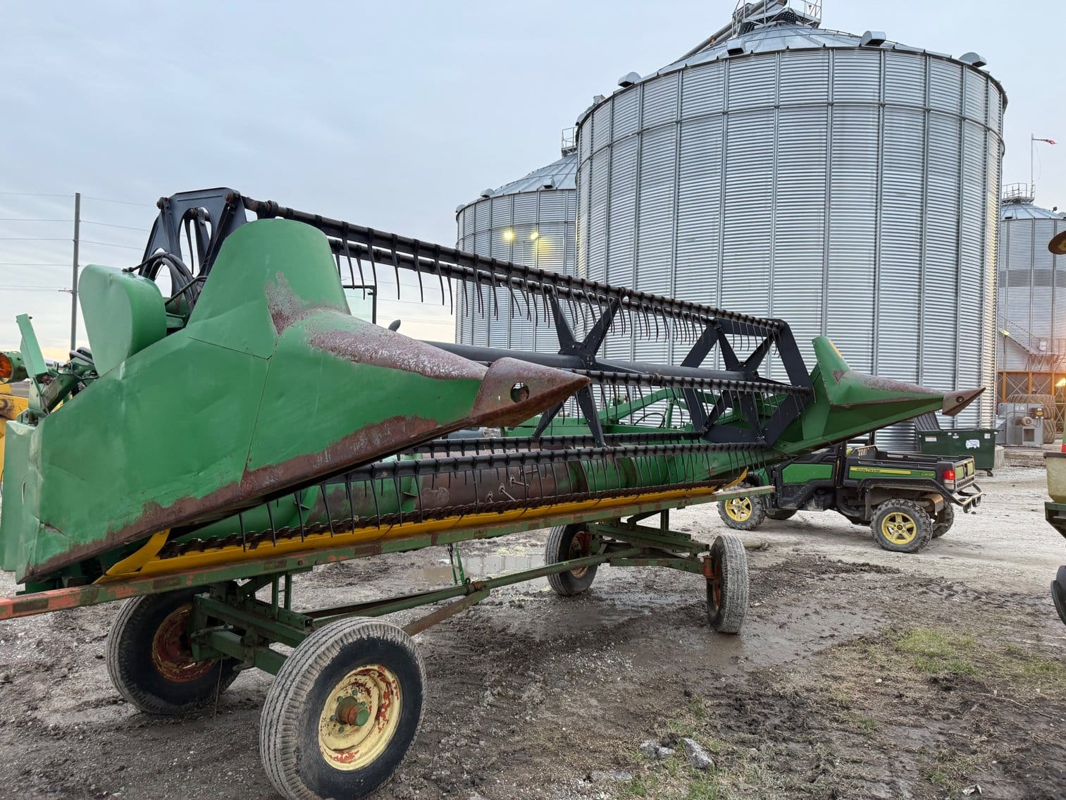 John Deere 915 Equipment Image0