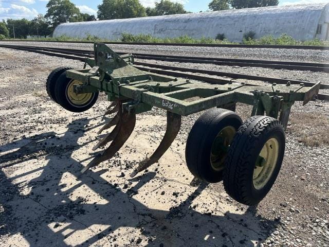 John Deere 915 Equipment Image0
