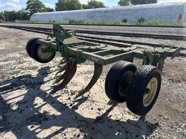 Image of John Deere 915 Image 0