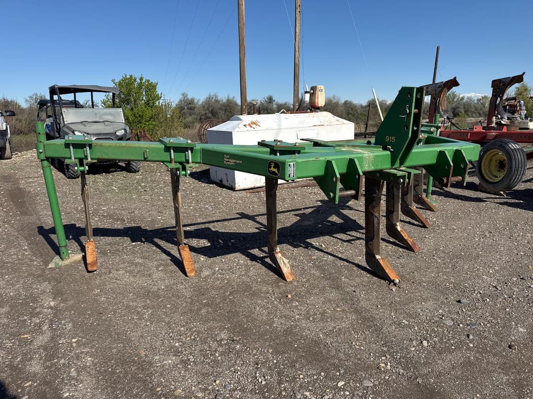 Image of John Deere 915 Primary image