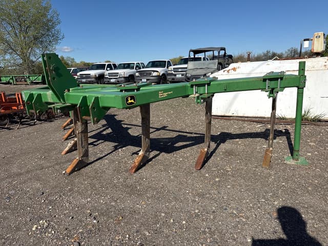 Image of John Deere 915 equipment image 1