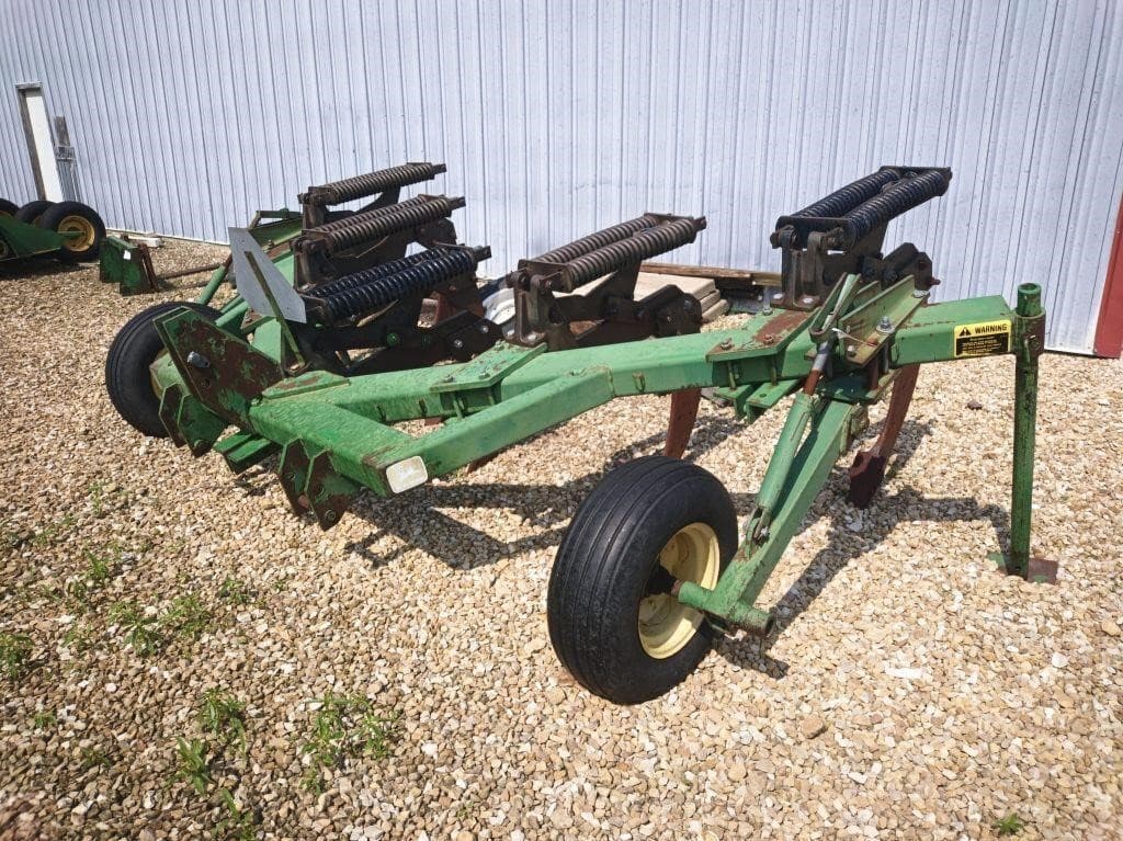 Image of John Deere 915 Primary image