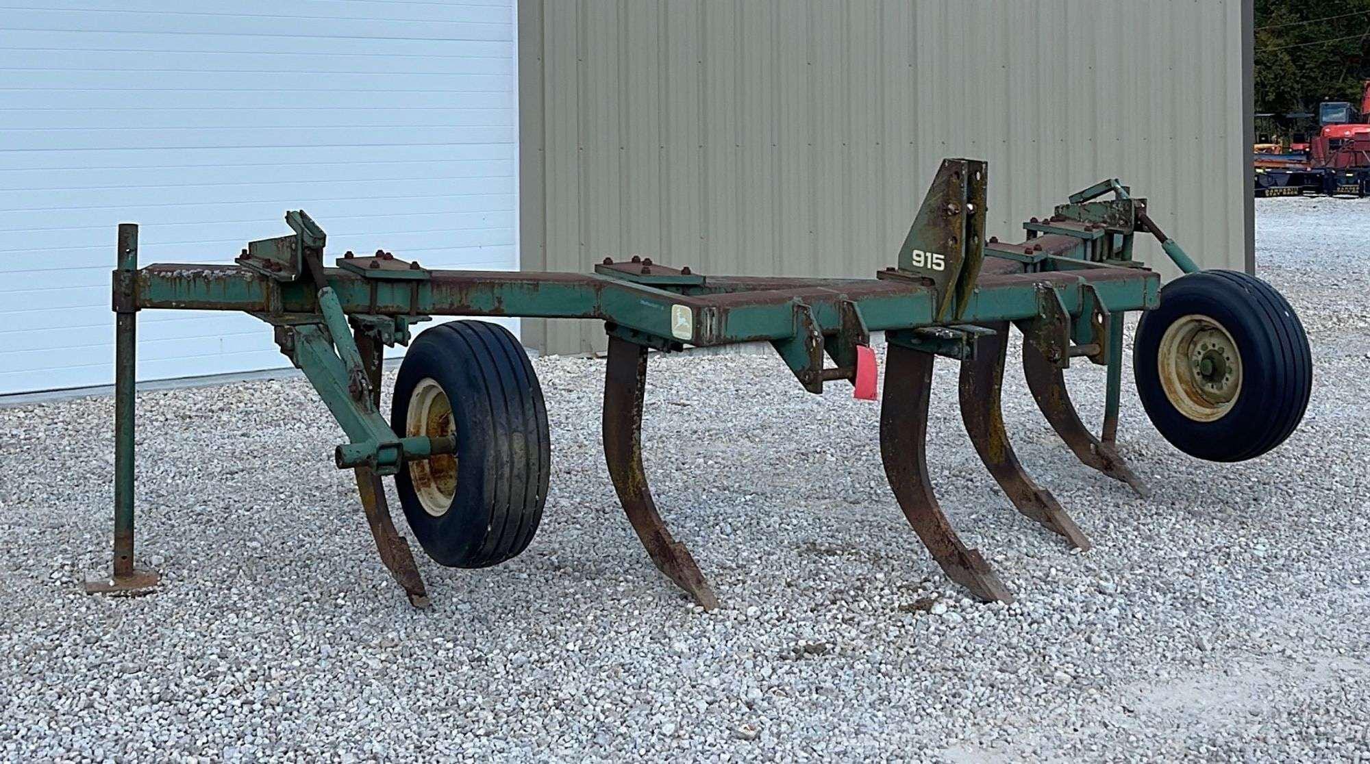Main image John Deere 915