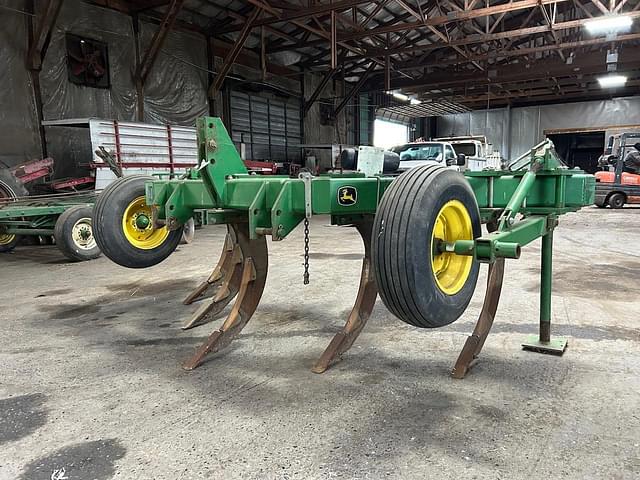 Image of John Deere 915 equipment image 1