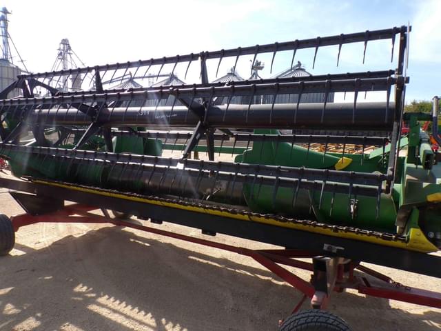Image of John Deere 915 equipment image 2