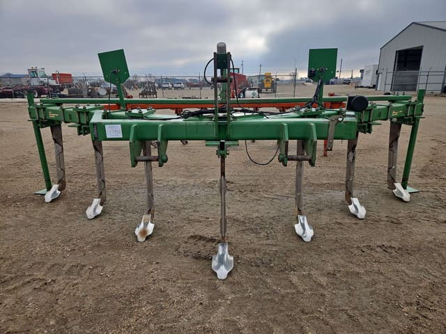 Image of John Deere 915 equipment image 1