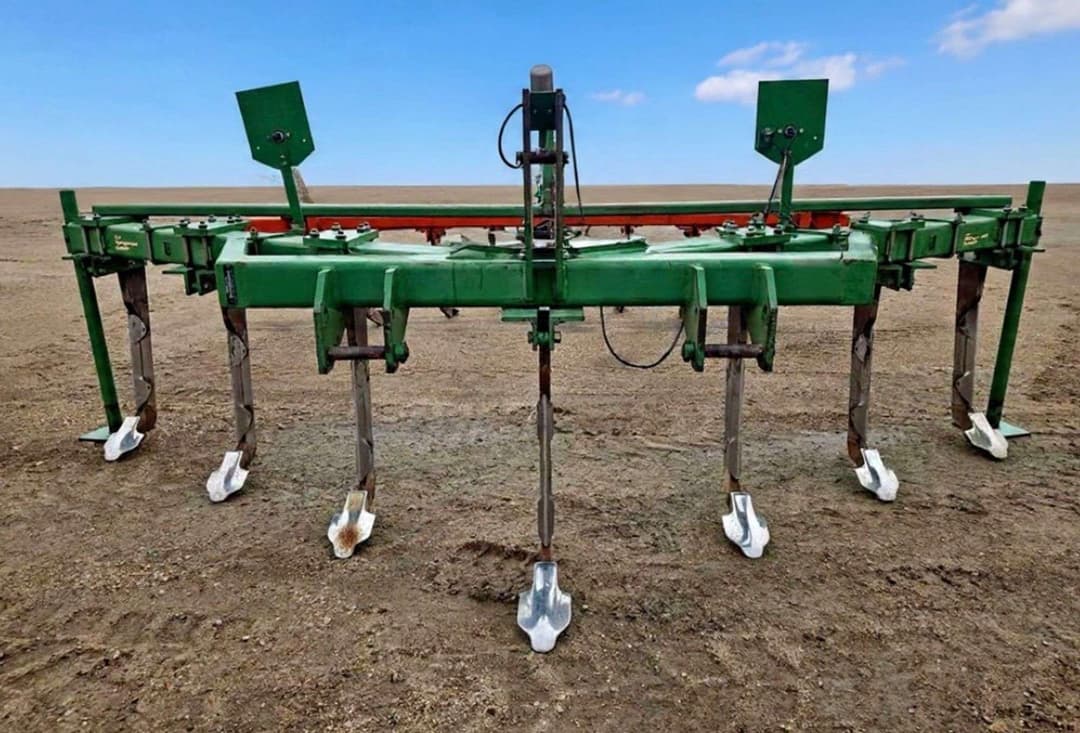 Image of John Deere 915 Primary image