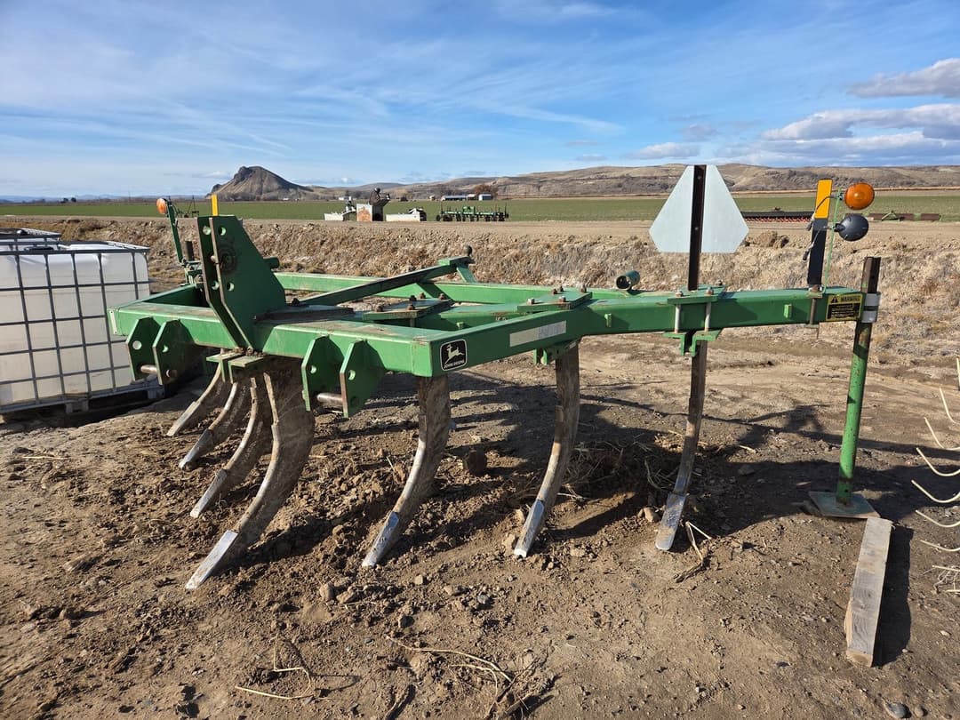 Image of John Deere 915 Primary image