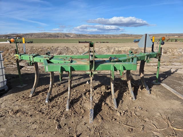 Image of John Deere 915 equipment image 1