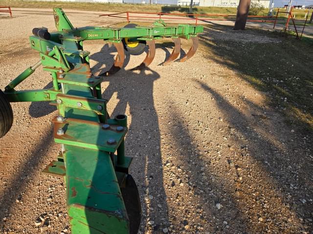 Image of John Deere 915 equipment image 1