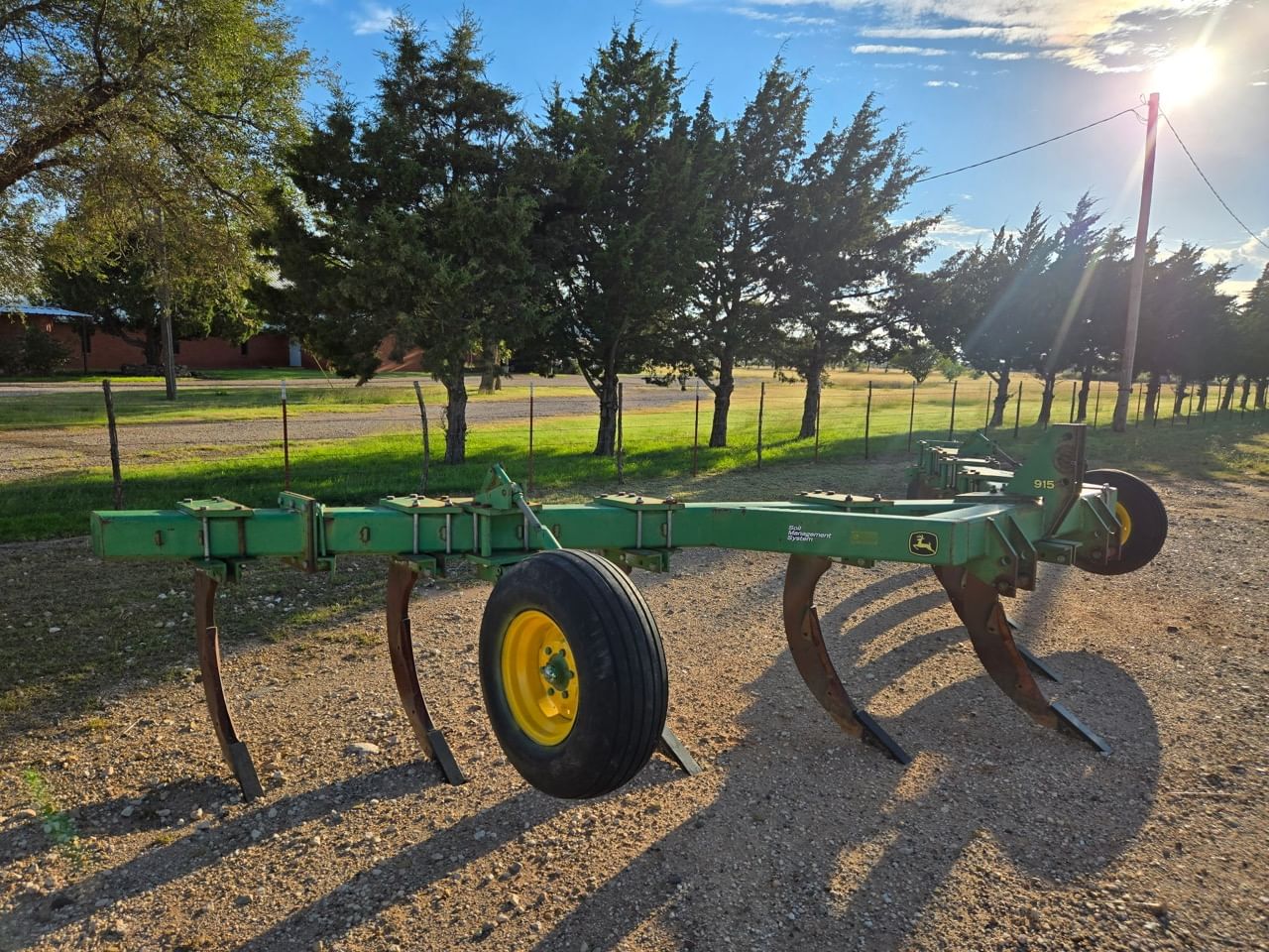 John Deere 915 Equipment Image0