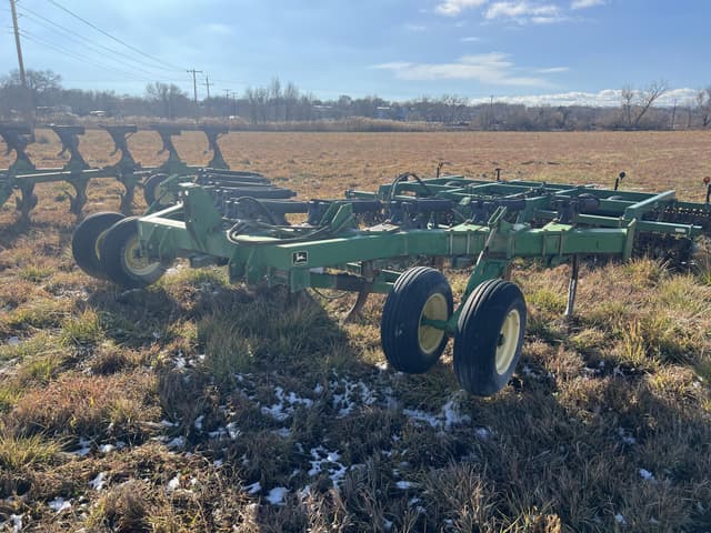 Image of John Deere 915 equipment image 1