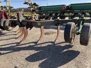 John Deere 915 Image