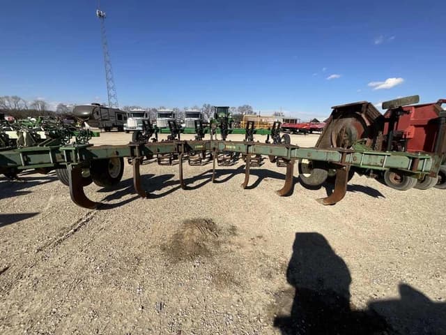 Image of John Deere 915 equipment image 4