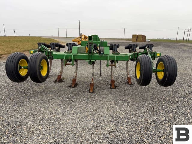 Image of John Deere 915 equipment image 2