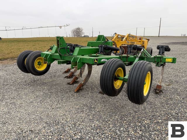 Image of John Deere 915 equipment image 3