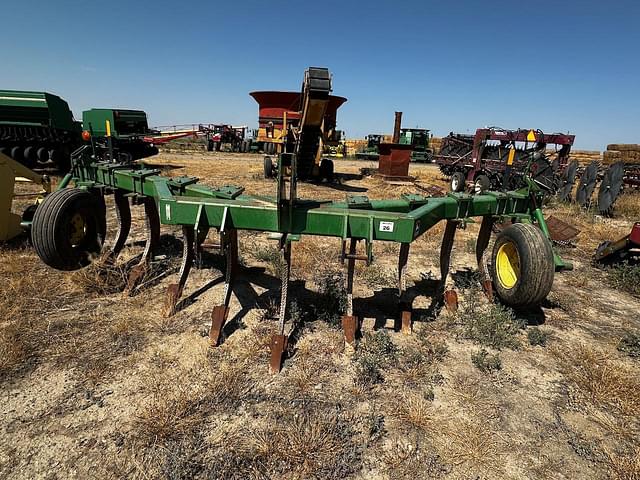 Image of John Deere 915 equipment image 1