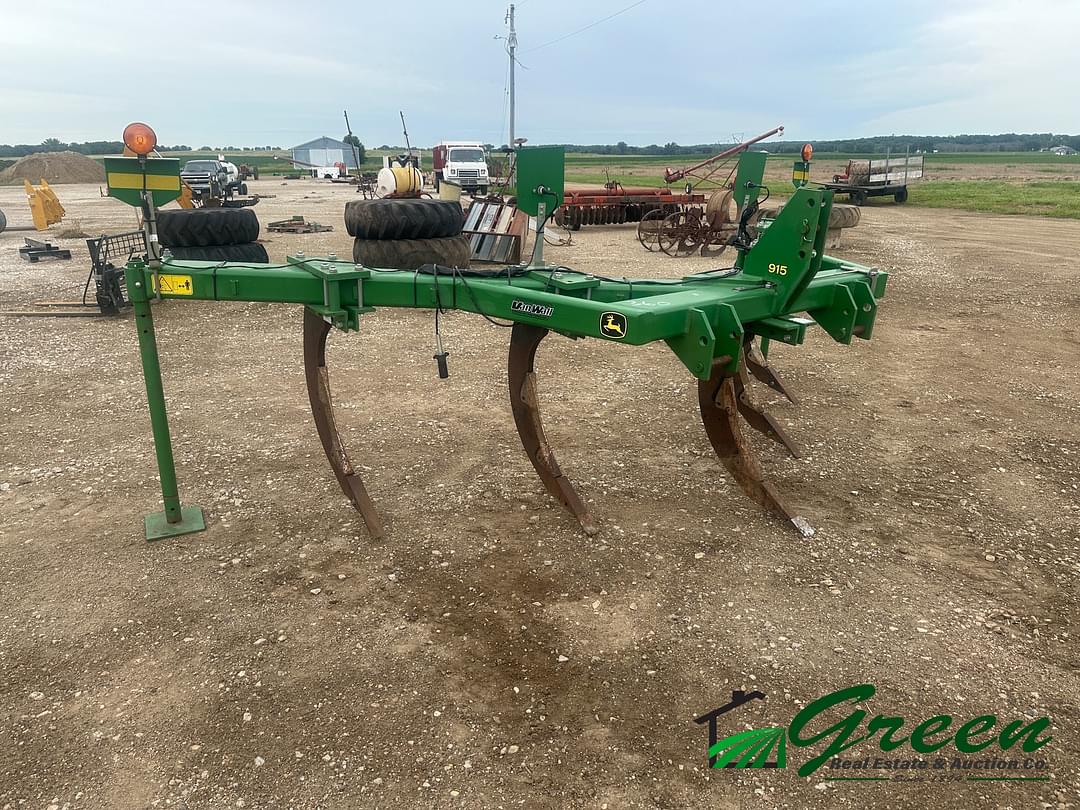 Image of John Deere 915 Primary image