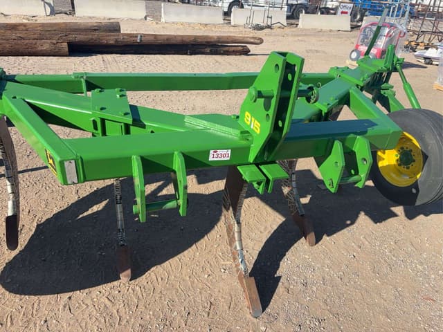 Image of John Deere 915 equipment image 4