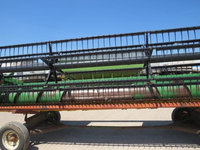 Image of John Deere 920 equipment image 2