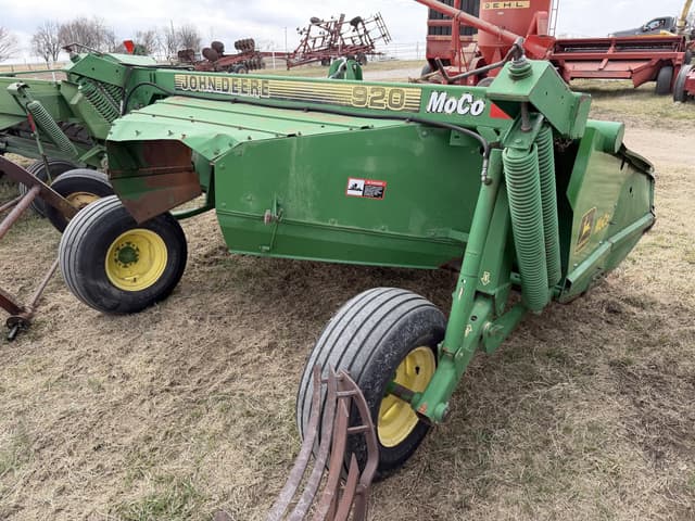 Image of John Deere 920 equipment image 2