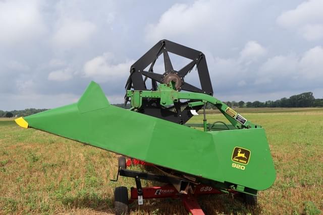 Image of John Deere 920 equipment image 1