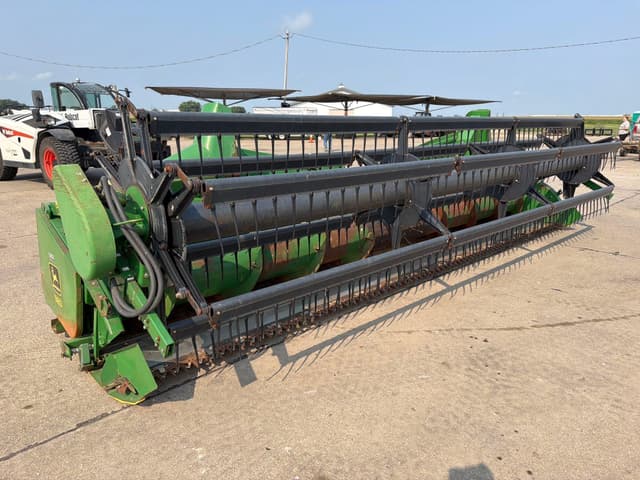 Image of John Deere 920 equipment image 1