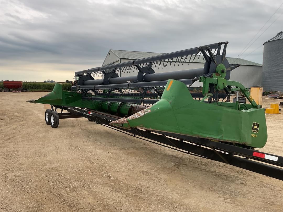 Image of John Deere 920 Primary image