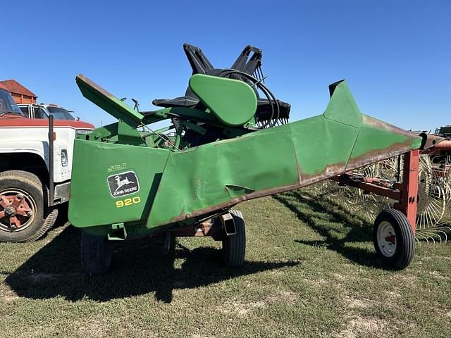 Image of John Deere 920 equipment image 1