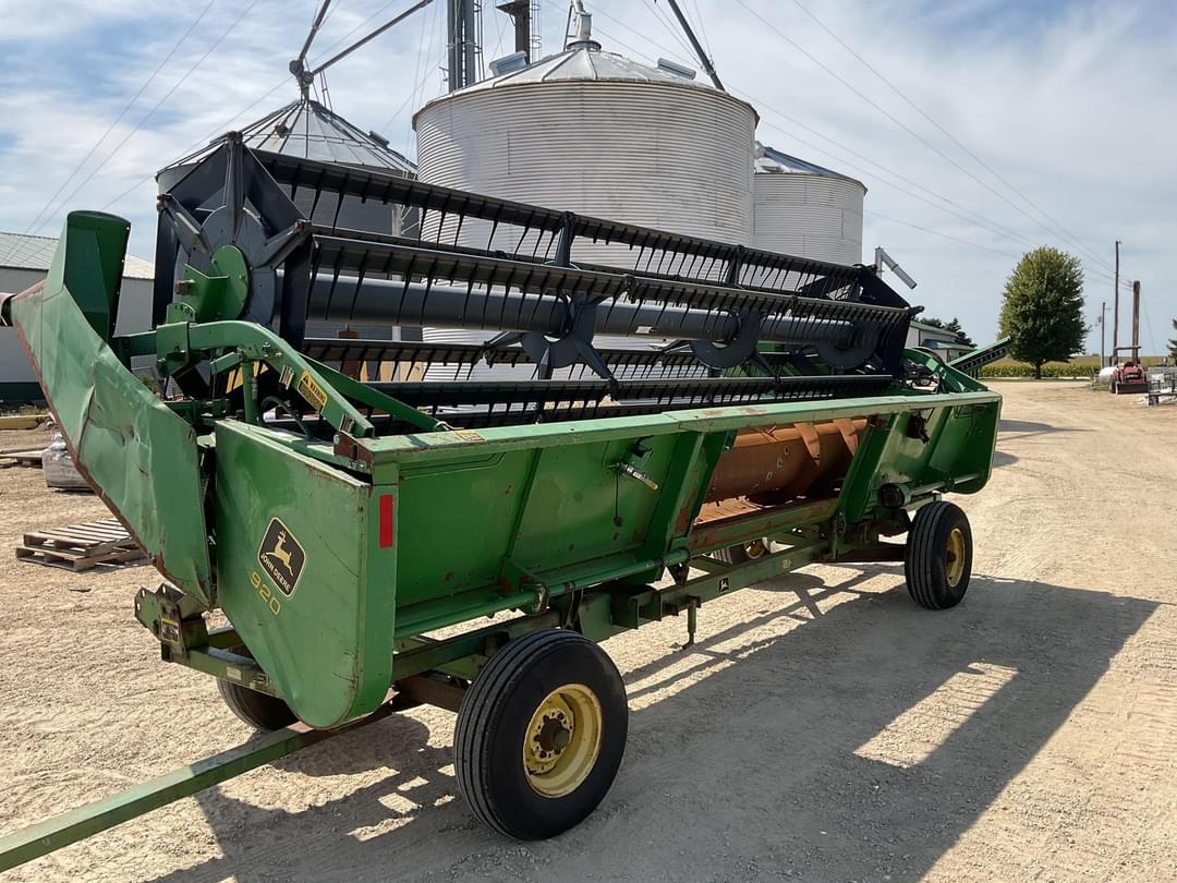 Image of John Deere 920 Primary image