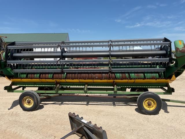 Image of John Deere 920 equipment image 2