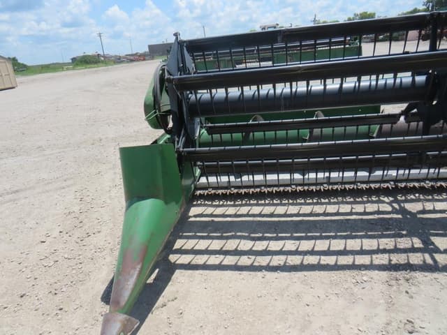 Image of John Deere 920 equipment image 1