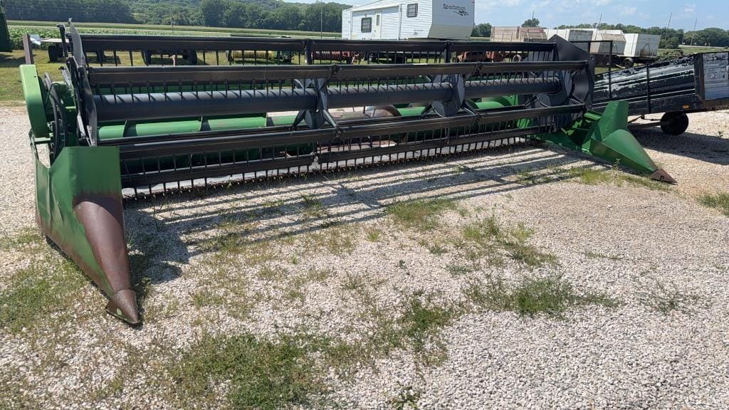 John Deere 920 Equipment Image0