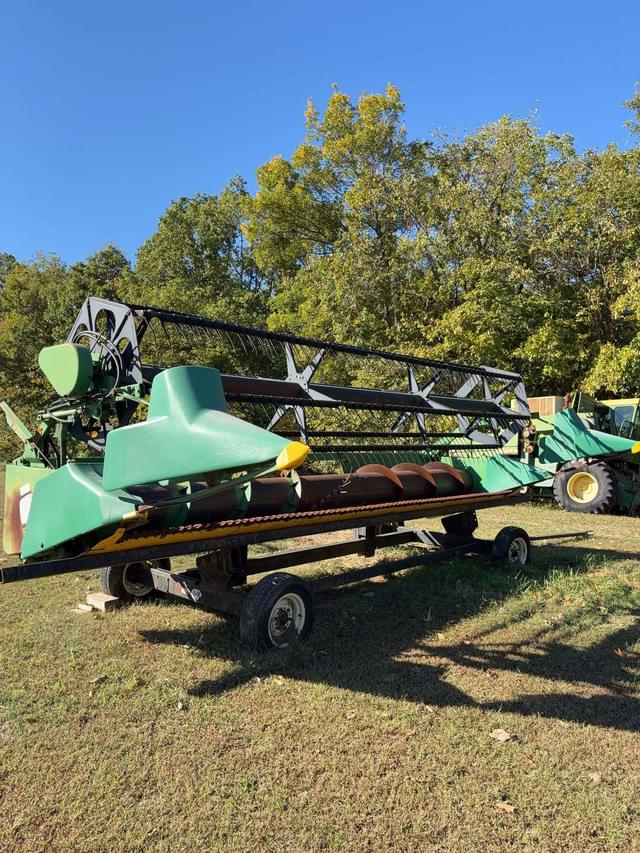 Image of John Deere 920 equipment image 1