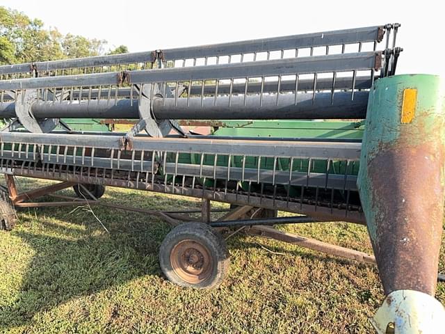 Image of John Deere 920 equipment image 1