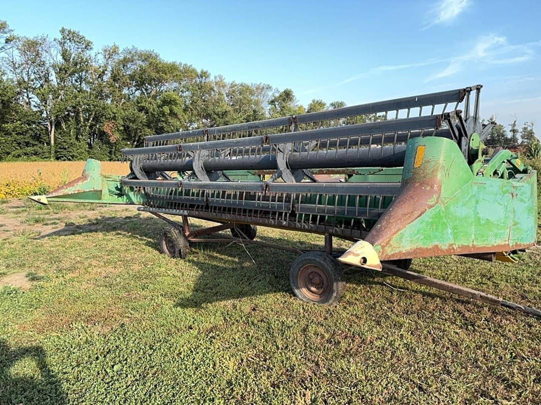 Image of John Deere 920 Primary image