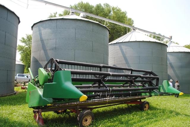 Image of John Deere 920 equipment image 4
