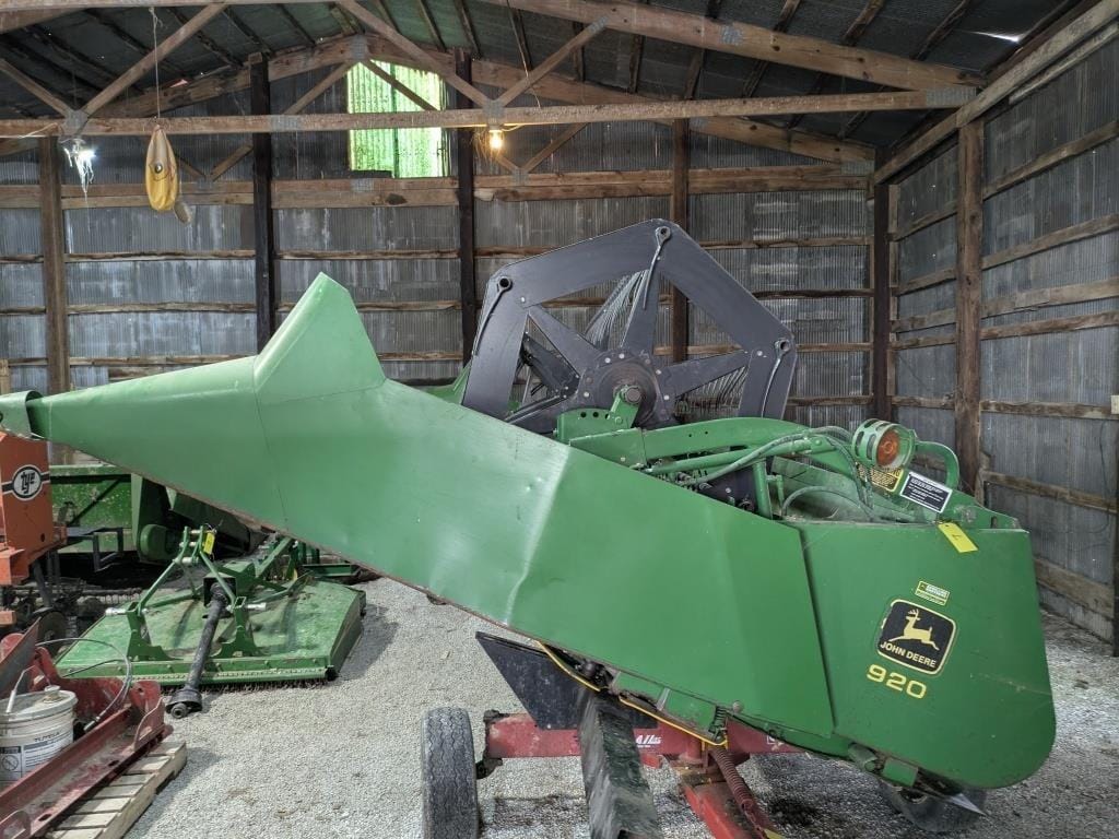 John Deere 920 Equipment Image0