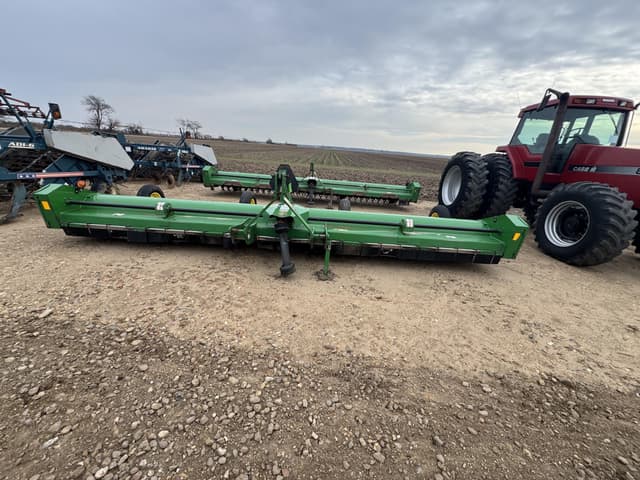 Image of John Deere 520 equipment image 1