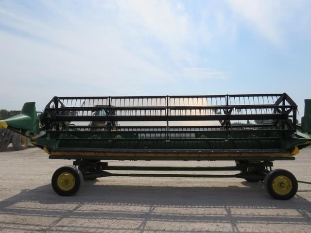 Image of John Deere 920 equipment image 1