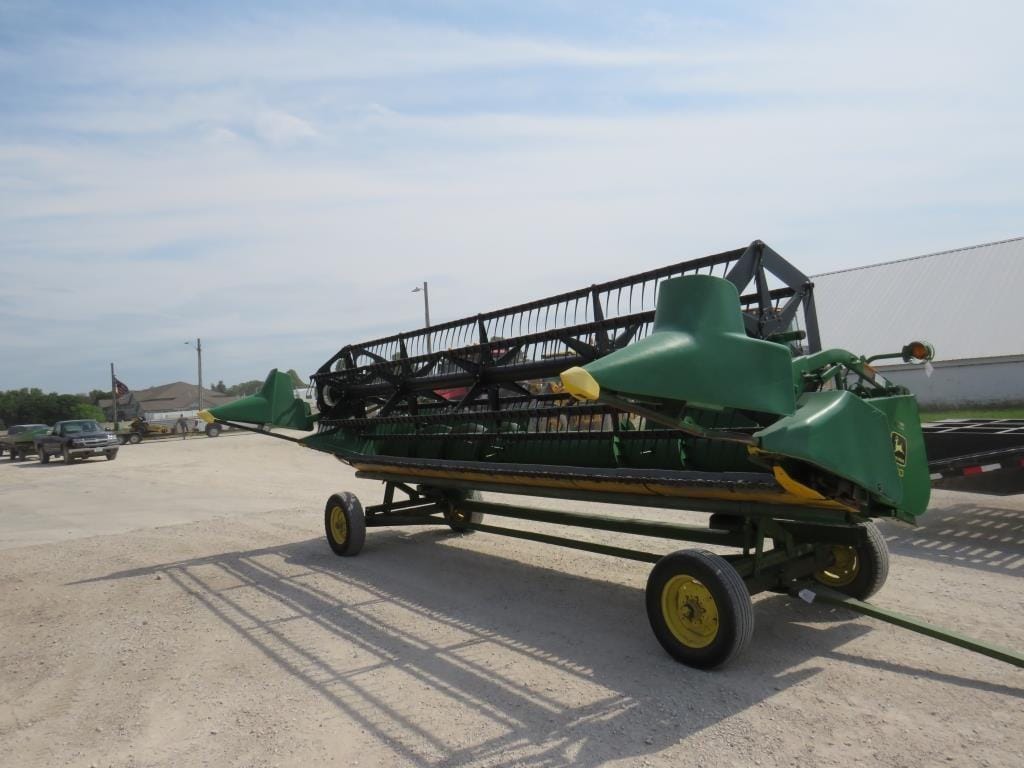 John Deere 920 Equipment Image0