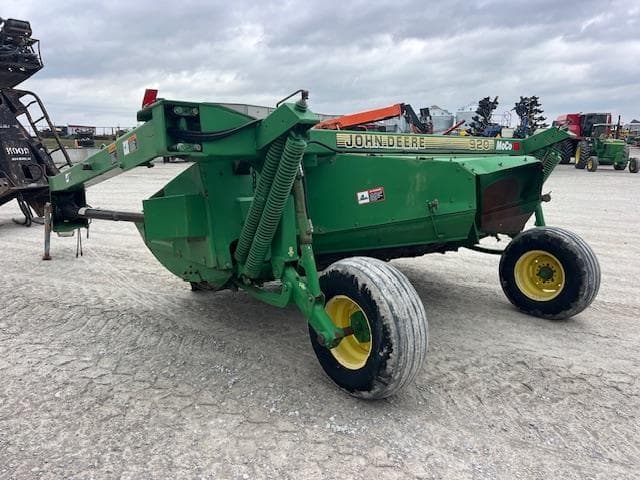 Image of John Deere 920 equipment image 2
