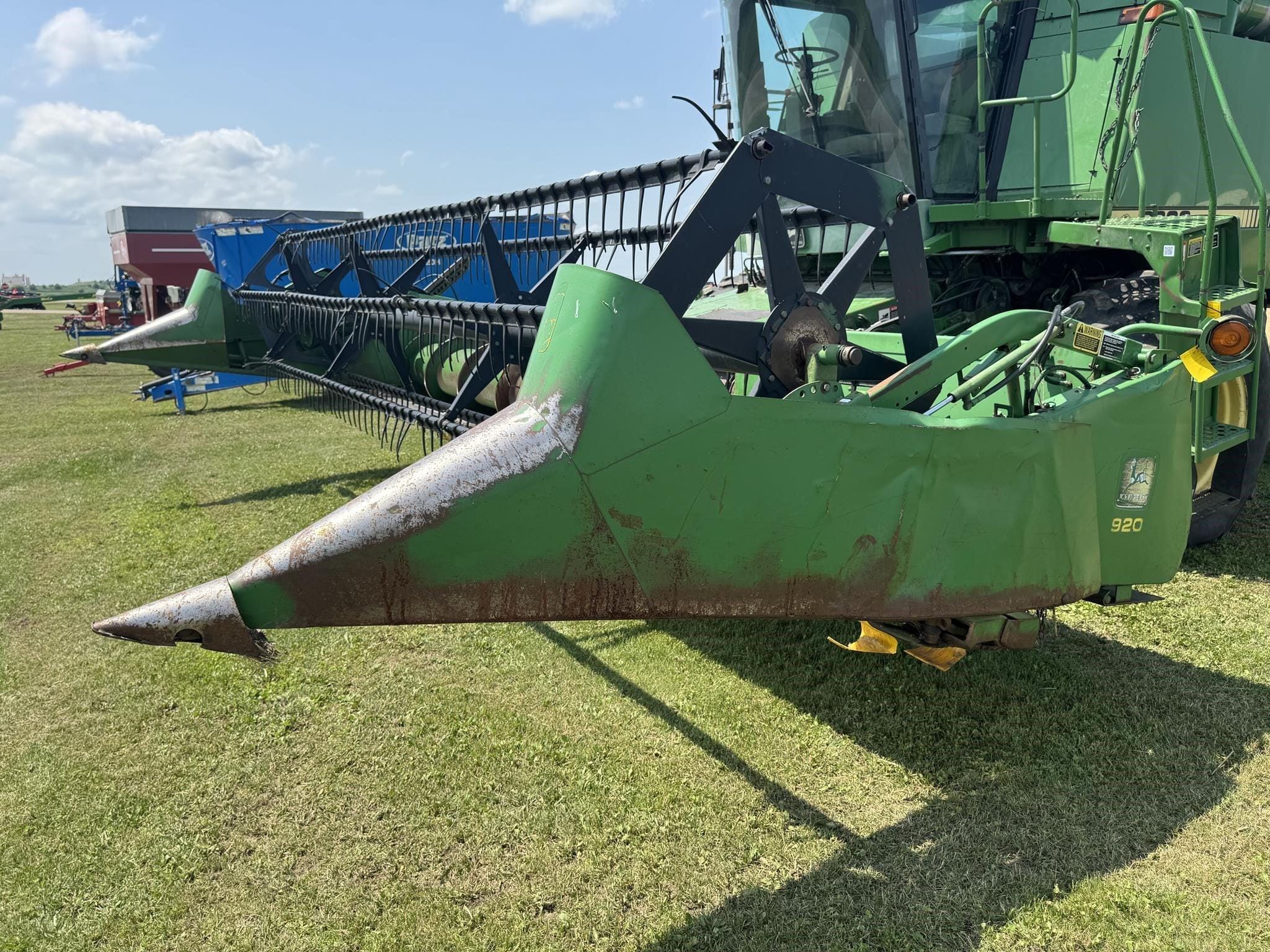 John Deere 920 Equipment Image0